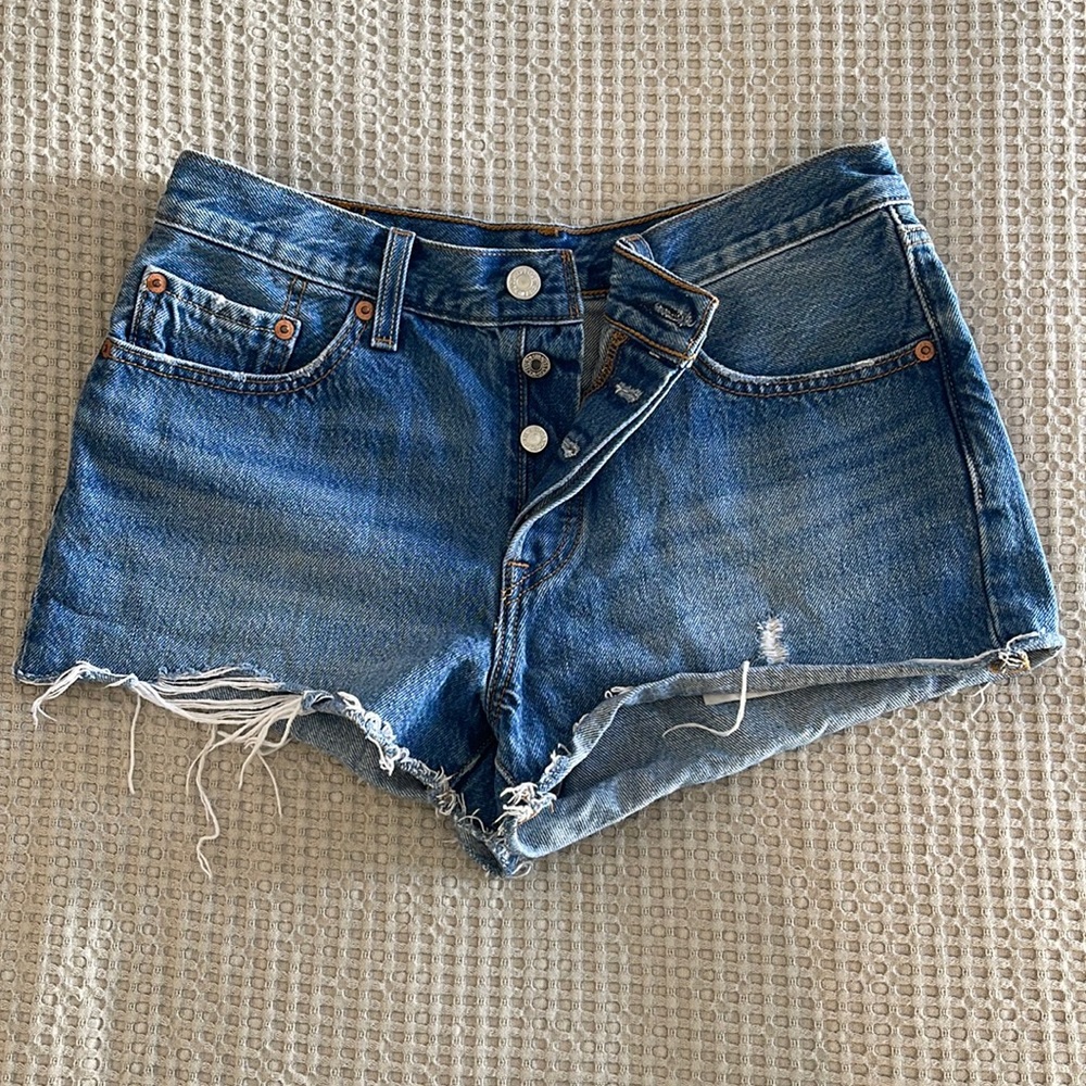 Levi jean shorts